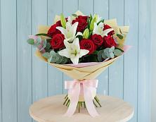 Букет цветов из:  Лилии и Розы в Поселке имени Дзержинского