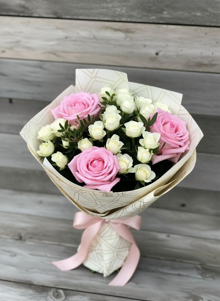 Букет цветов из: Розы в Поселке имени Дзержинского