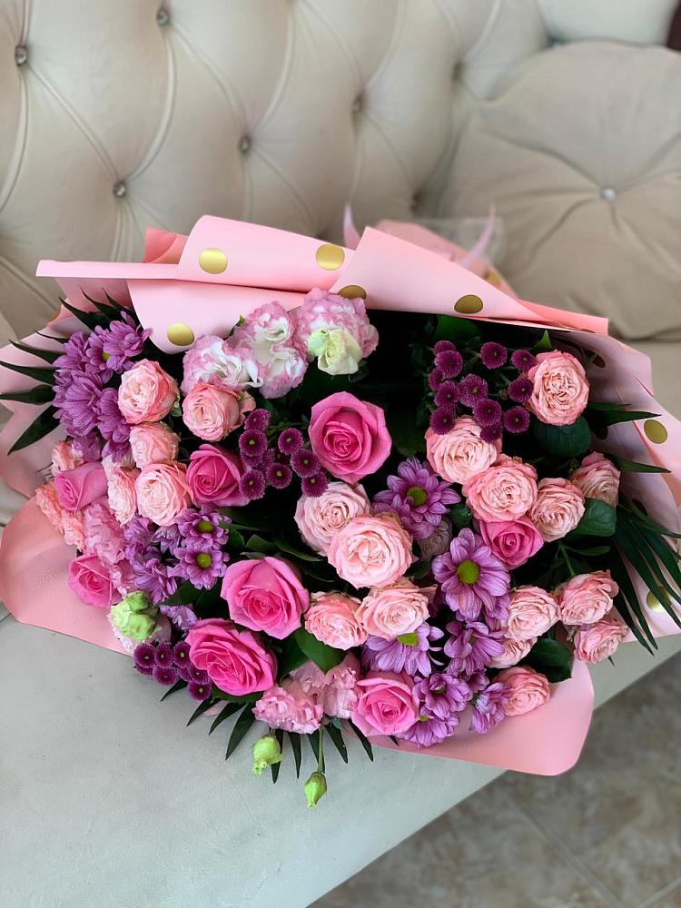 Букет цветов из: Хризантемы, Розы и Лизиантусы в Поселке имени Дзержинского