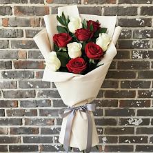 Букет цветов из:  Розы в Поселке имени Дзержинского