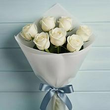 Букет 7 Белых роз Эдлесс Лав в Поселке имени Дзержинского