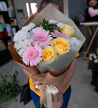 Букет цветов из:  Герберы, Розы и Хризантемы в Поселке имени Дзержинского