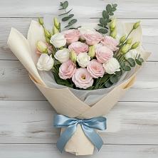 Букет цветов из:  Лизиантусы в Поселке имени Дзержинского