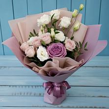 Букет цветов из:  Розы и Лизиантусы в Поселке имени Дзержинского