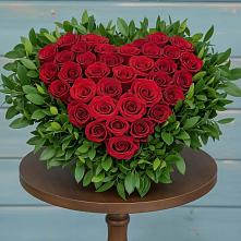 Цветочная композиция из Розы в виде сердца в Поселке имени Дзержинского