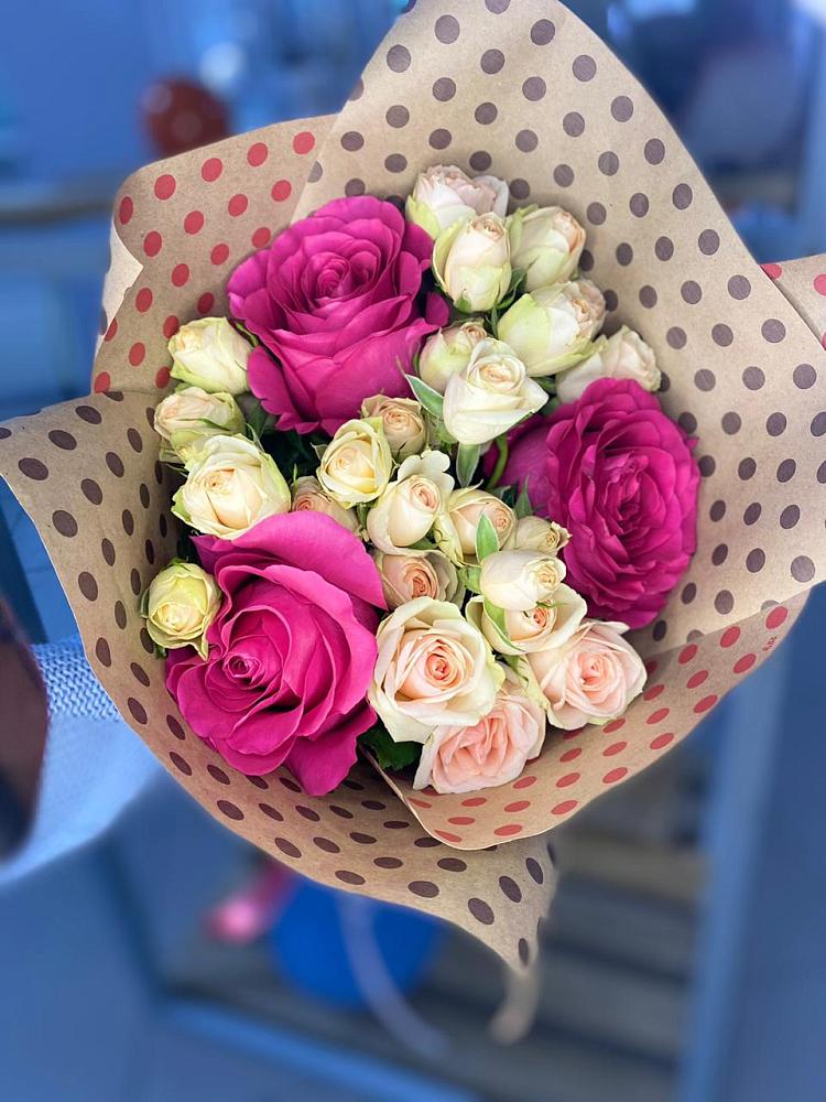 Букет цветов из: Розы в Поселке имени Дзержинского