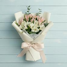 Букет цветов из:  Альстромерии в Поселке имени Дзержинского