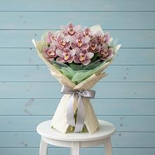 Букет цветов из:  Орхидеи и Розы в Поселке имени Дзержинского