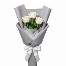 Букет 3 белые розы в Поселке имени Дзержинского