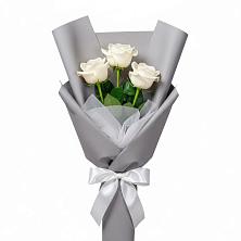 Букет 3 белые розы в Поселке имени Дзержинского