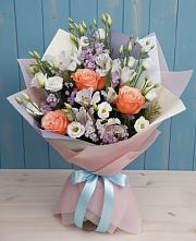 Букет цветов из:  Лизиантусы, Розы, Альстромерии и Гипсофила в Поселке имени Дзержинского