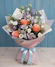 Букет цветов из:  Лизиантусы, Розы, Альстромерии и Гипсофила в Поселке имени Дзержинского