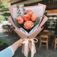 Букет цветов из:  Розы в Поселке имени Дзержинского