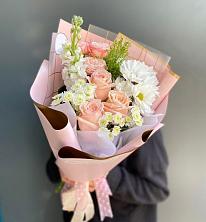 Букет цветов из:  Хризантемы и Розы в Поселке имени Дзержинского