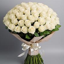 Букет 101 беля роза Белоснежка в Поселке имени Дзержинского