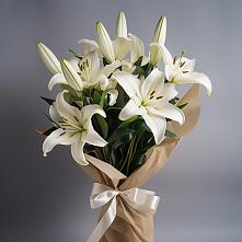 Букет цветов из:  Лилии в Поселке имени Дзержинского