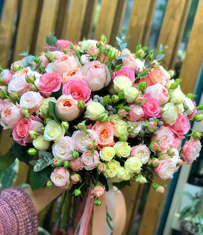 Букет цветов из: Розы в Поселке имени Дзержинского