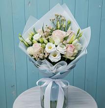 Букет цветов из:  Розы и Лизиантусы в Поселке имени Дзержинского
