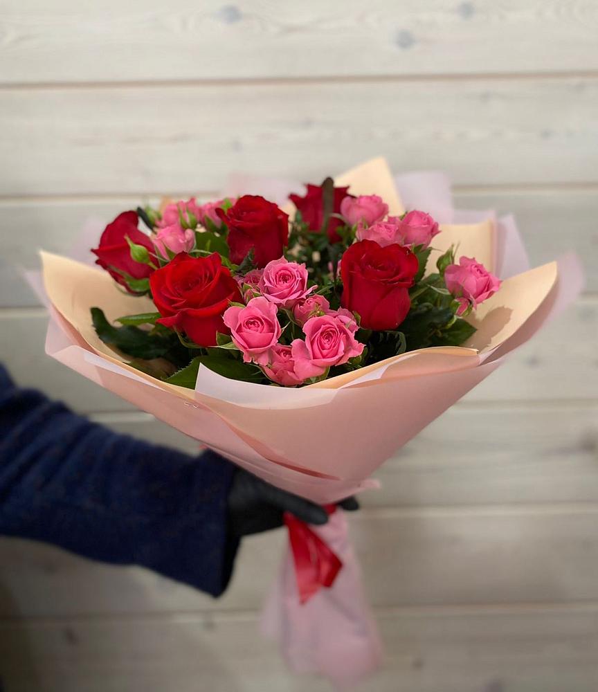 Букет цветов из: Розы в Поселке имени Дзержинского