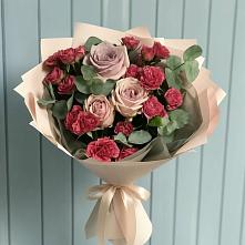 Букет цветов из:  Гвоздики и Розы в Поселке имени Дзержинского