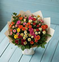 Букет Микс из разноцветных кустовых роз в Поселке имени Дзержинского
